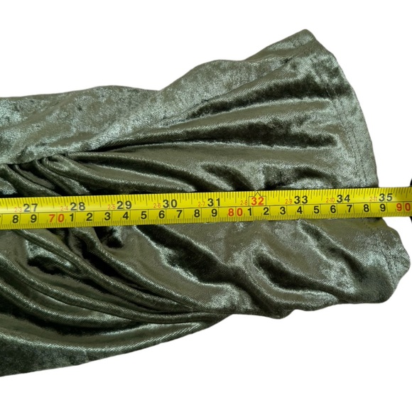 LUCY IN THE SKY Ruched Cross-Back Dress in Green Velvet Size Medium - Picture 9 of 10